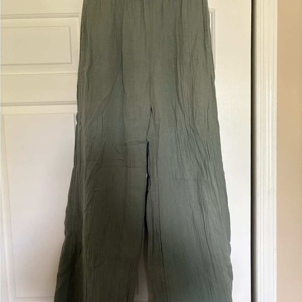 GAP Wide Leg Pants in Olive Green